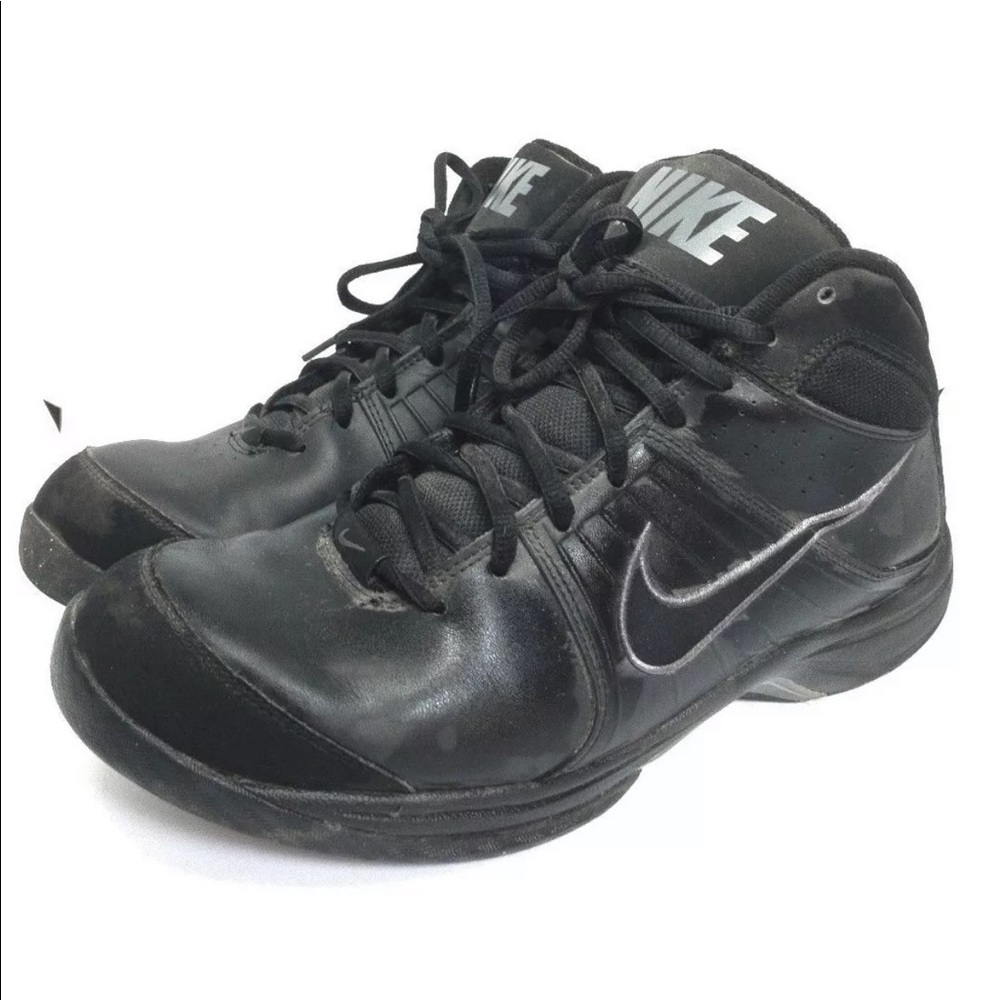 Nike’s women basketball shoes size 8 in black